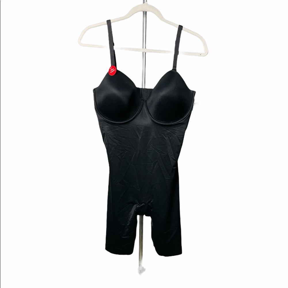 Spanx  Black Size 1X  Red Hot NWT Retail $66